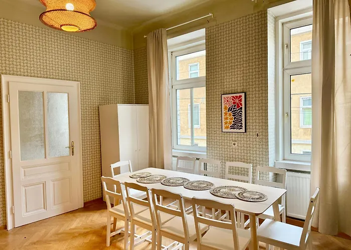 Old-School Classic Spacious Apartment
