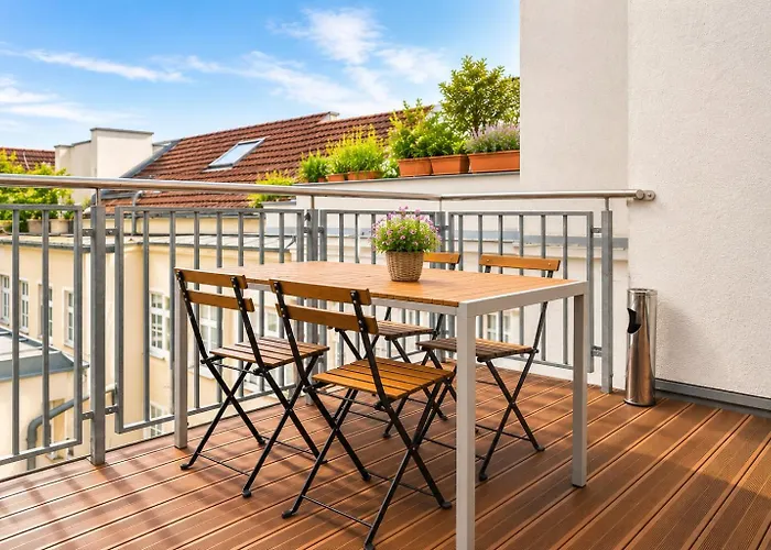 Two Bedroom Rooftop Apartment For 6 Near City Center & Metro U2