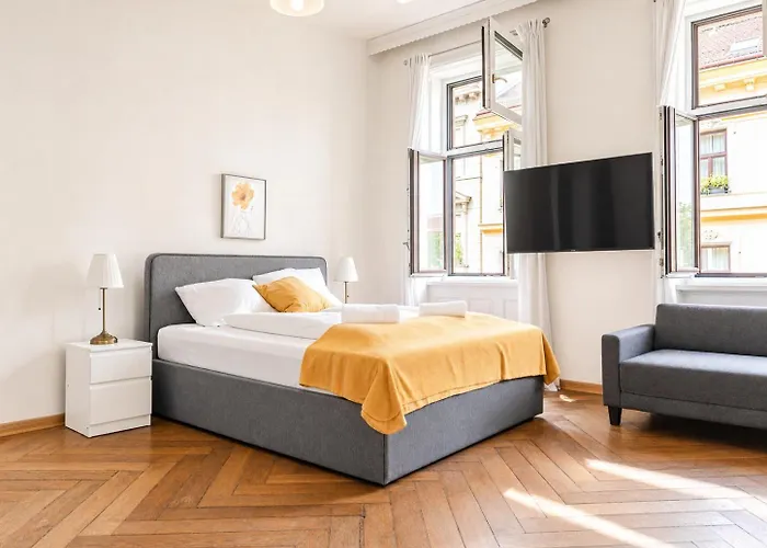 Cozy 2Br Apt, Near Akh Hospital-Ideal For Short & Longstay