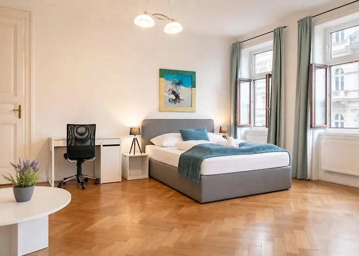 Lovely 2Br Apt, Near Akh, Perfect For Short & Longstays