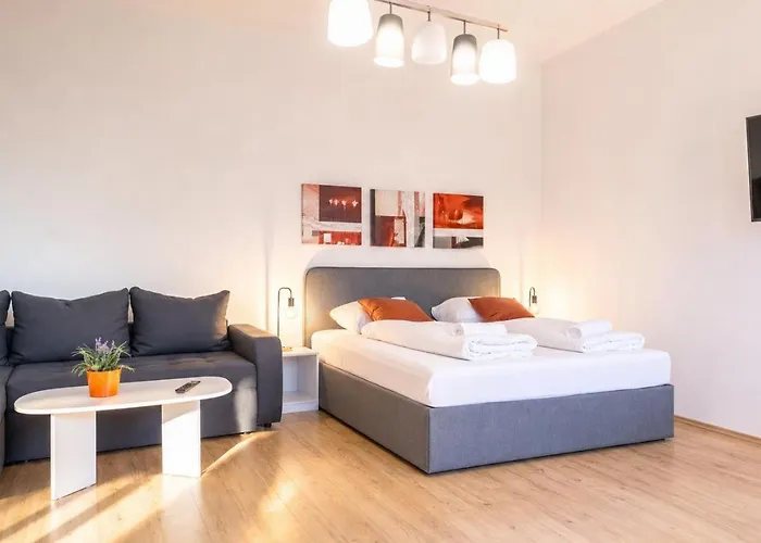 Attractive 2Br Apt Near Akh Ideal For Short & Longstays