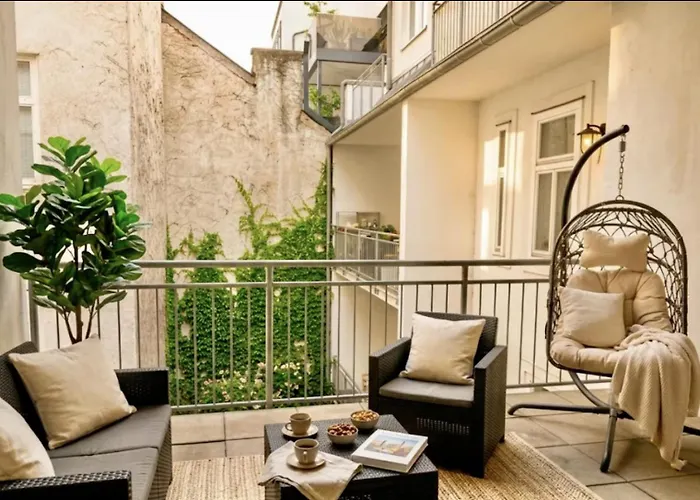 100 M2 Apartment With Balcony & Free Parking