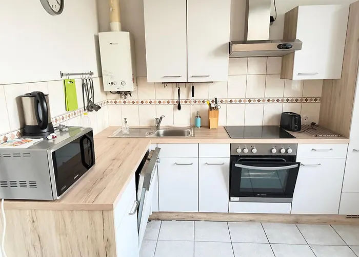 Cozy Central Apartment Near Park