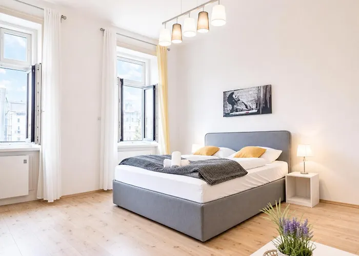 Affordable 2 Apts For 14P, 4Br Great For Families