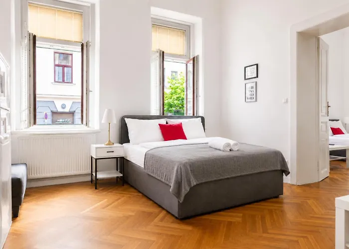 Joyful 4Br Apt @ Superb Location Near Akh Hospital