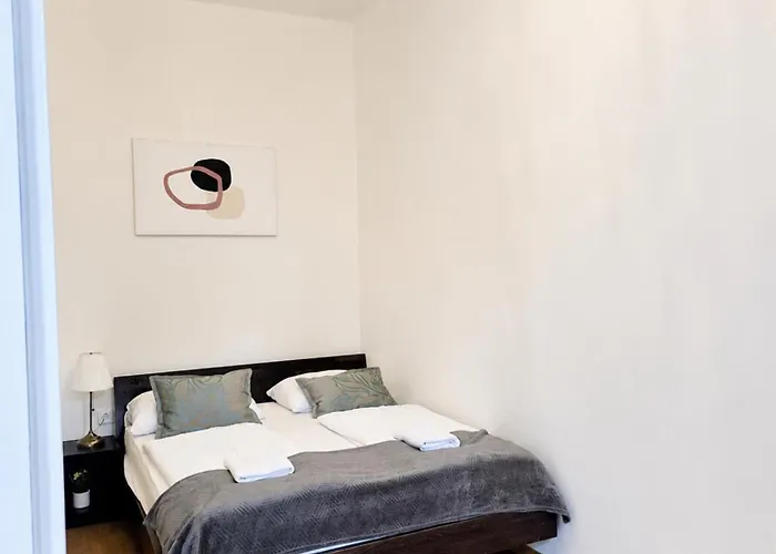 10-Min To Westbahnhof 1Br & Living Room