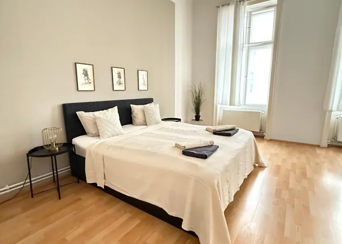 Lovely City Center Apartment