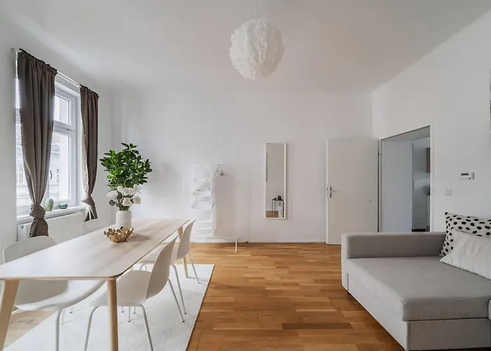Maerzstrasse Family Apartment