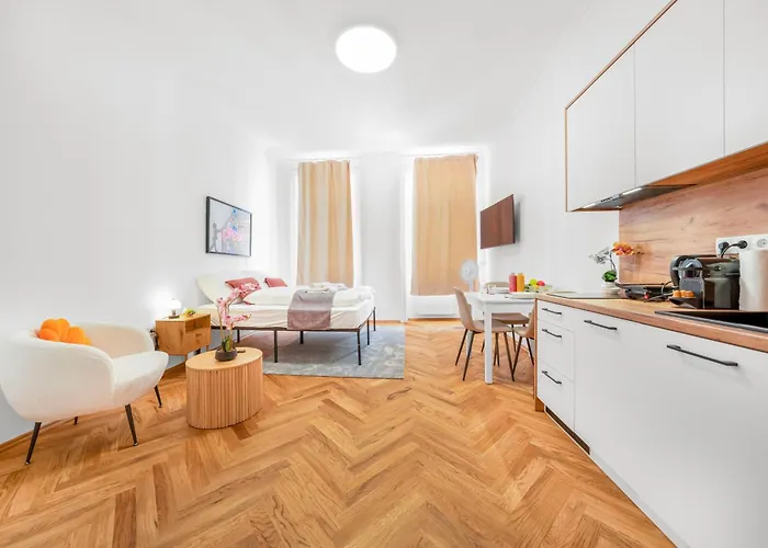 Modern Studio, 14 Minutes To The Center, 2 People