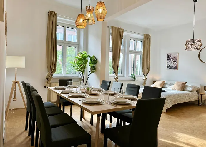 Spacious 5-Room Apartment With Free Parking