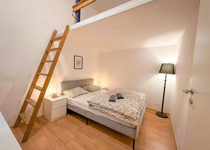 Wonderful 2-Bedroom Apartment For 8 Near Hauptbahnhof