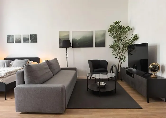 Stylish 2-Room Apartment For 8 Near Hauptbahnhof
