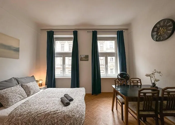 Fabulous 2-Bedroom Apartment With A/C Near Hauptbahnhof