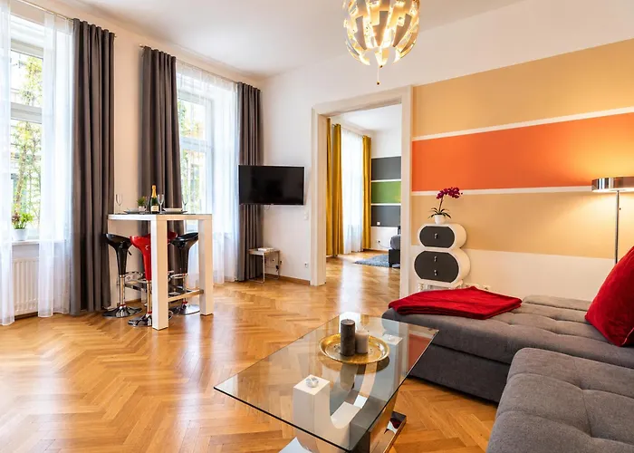 Spacious 2Br Apartment For 6 Near City Center Metro U2