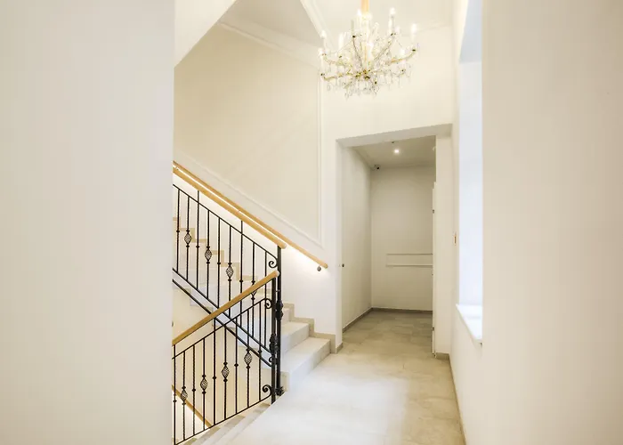 Vienna Grand Apartments City