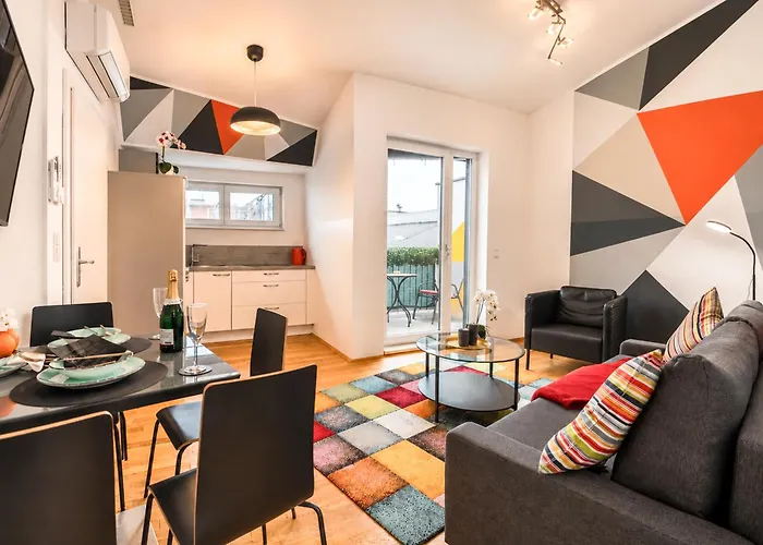 Balcony Apartment For 4 Near Naschmarkt & U4 Metro
