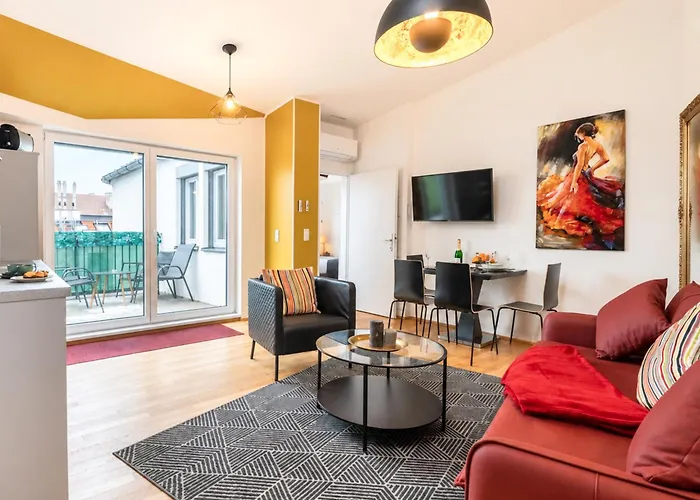 Terrace Apartment For 4 Near Naschmarkt & U4 Metro