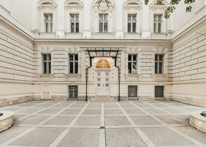 Zola Hotel - Palais De Boheme (Adults Only)