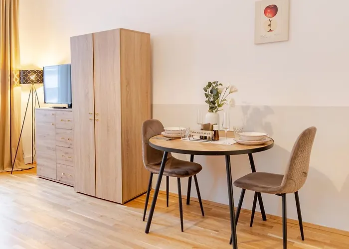 Comfort Collection Vienna #3| Netflix | Schoenbrunn