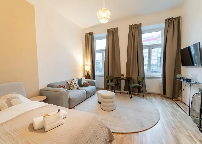 Josef'S Home I Comfort Studio I Metro Access