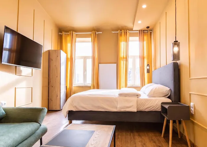 Bright 4Br Apartment Getaway Near Westbahnhof Station