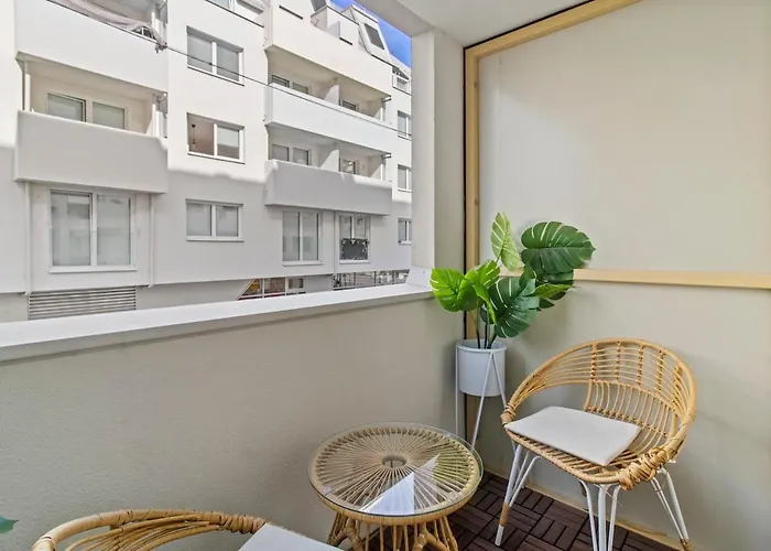 1Br Balcony Stay Near U1 Metro And Donau Zentrum