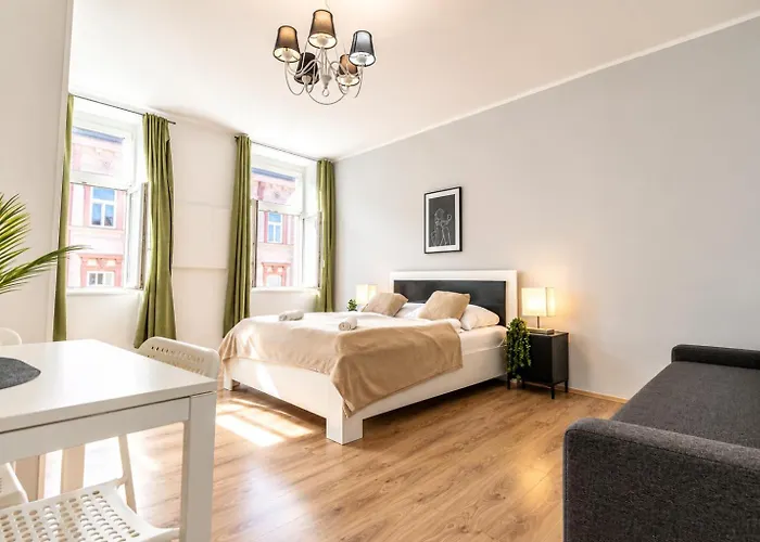Spacious 2Br Apartment - Affordable Long-Stay Option