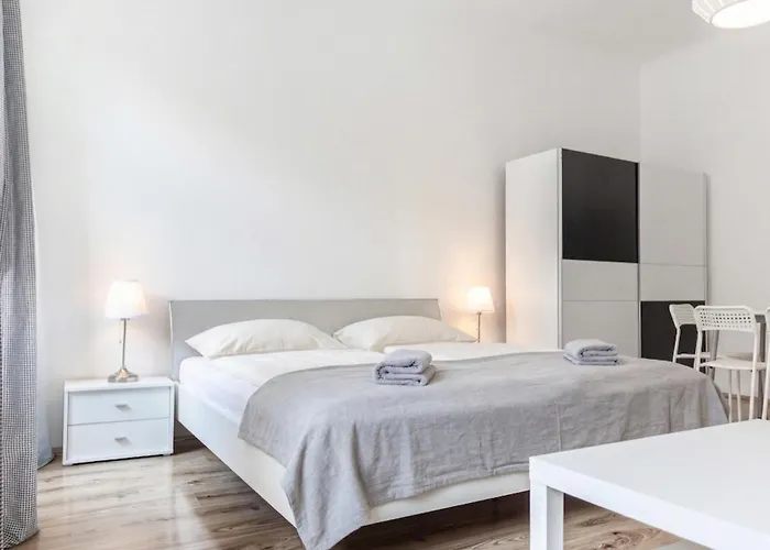 Stylish 2Br Apartment With Fast Wifi In Prime Location