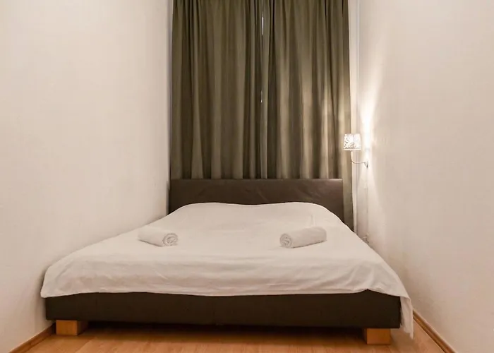 Modern 2Br & 1Lr Apt Near Westbahnhof For 6 Guests