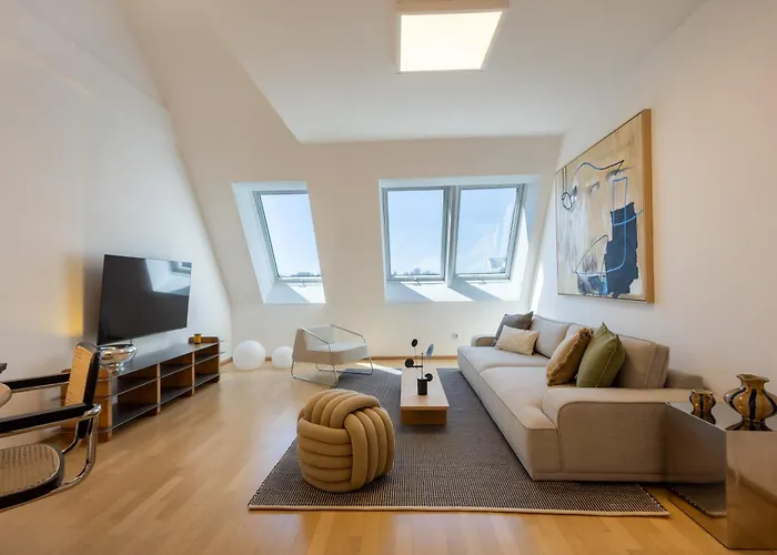 Dachgeschoss Apartment mit Terrasse am Karlsplatz