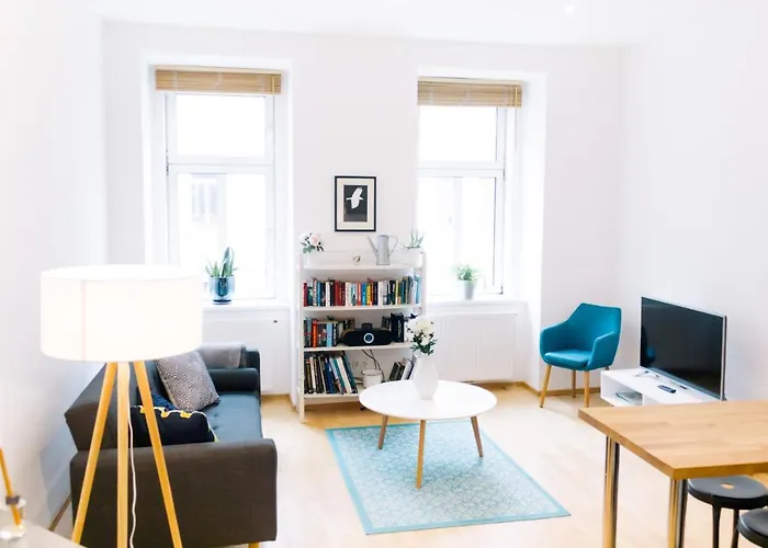 Bright, Central And Stylish Apartment