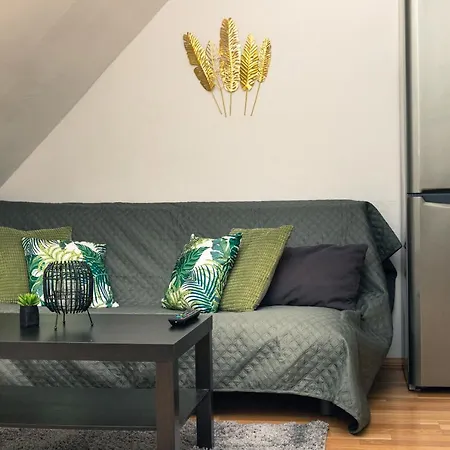 Milky Way Top Floor 2-Bedroom Apartment Air Condition