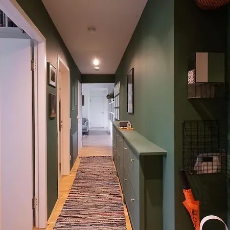 Dream Apartment - Central And Quiet With Ac And Free Parking Garage