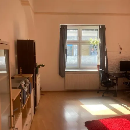 Geraumige, Funktionale, Schlichtere, Preiswerte Unterkunft