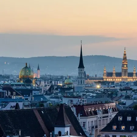 Central Vienna Explorer'S Hub