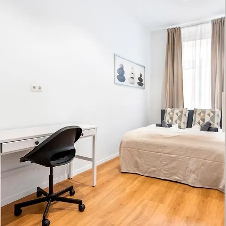 Nice Central City Room