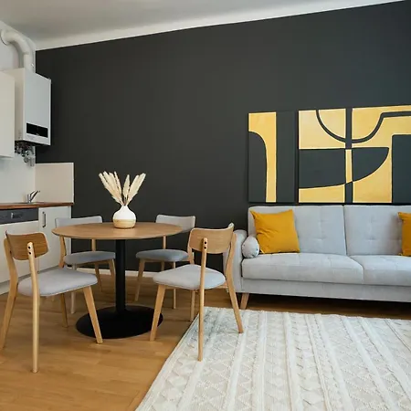 Aesthetic Newly Renovated Apartment Located Near Belvedere Castle, 15 Minutes From Stephansplatz