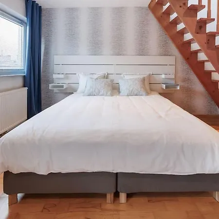 Scenic Rooftop Flat With Terrace
