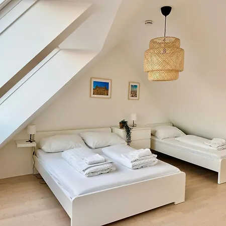 Appartamento Modern 150 M2 Maisonette - Private Garden & Free Parking