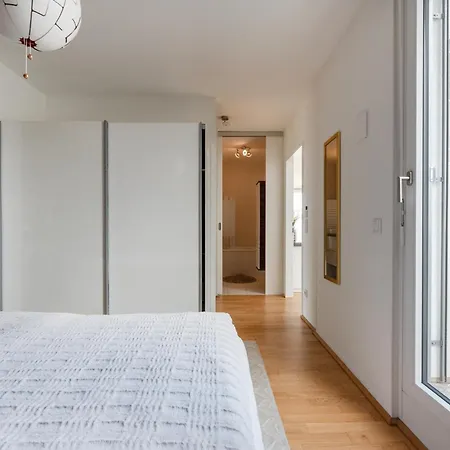 Apartment Mit Traumhafter Dachterrasse & Weitblick