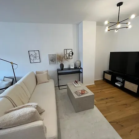 Stylishes Apartment Mit Grossem Balkon Nahe Hauptbahnhof