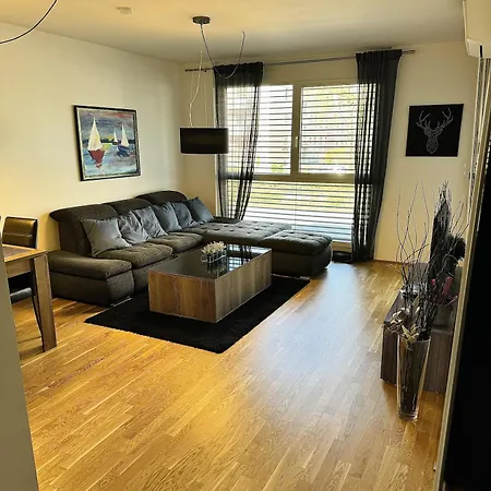 Brand New Apartment, Top Location-Near Vic/Danube