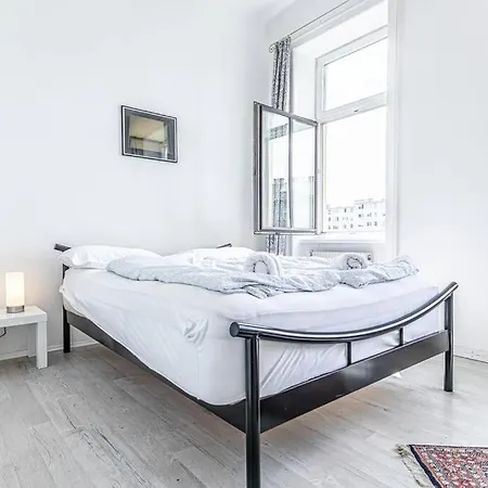 City Living, Garden Vibes 3Br Bliss In Vienna