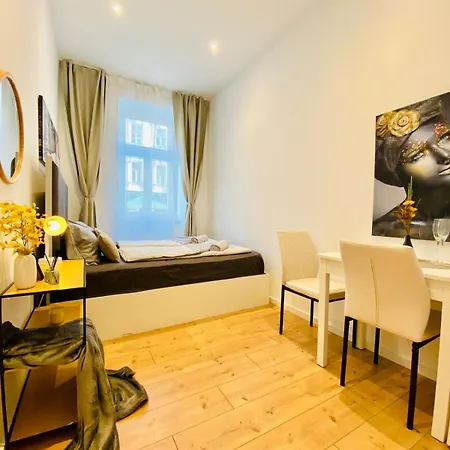 Amazing Gem 4-Br Retreat Breathtaking City Views