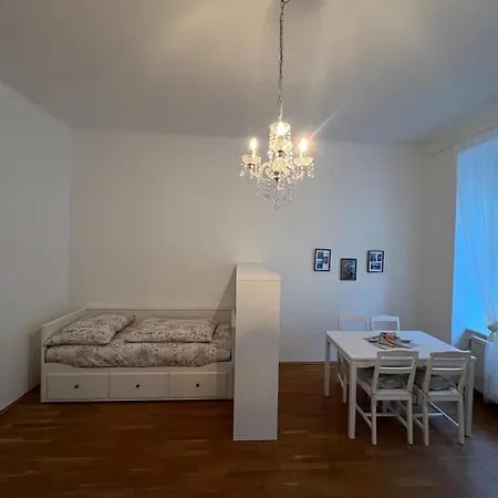 Cozy & Central Apartment Vienna