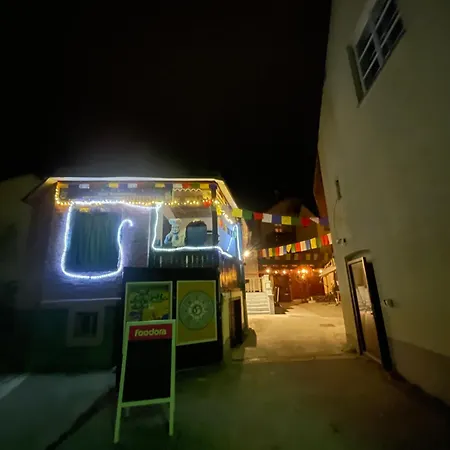 Zum Shambhala Hotel