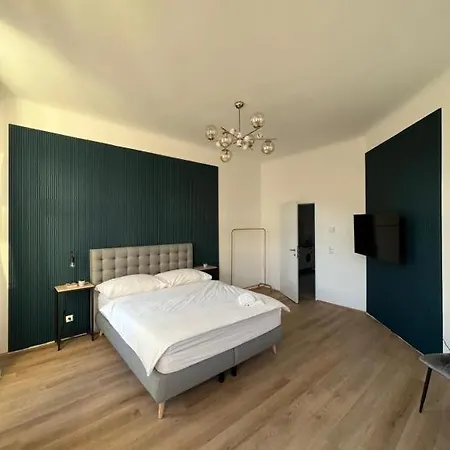 Apartment Schoenbrunn Kingsiz Bed