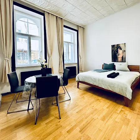 Comfy 2Br Apt, For 5P, Easy Access To Stadthalle