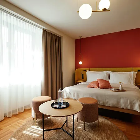 Henriette Stadthotel ex Das Capri