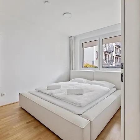 Hirsch Apartments